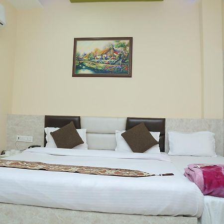 אמריצר Hotel Golden Dreams מראה חיצוני תמונה