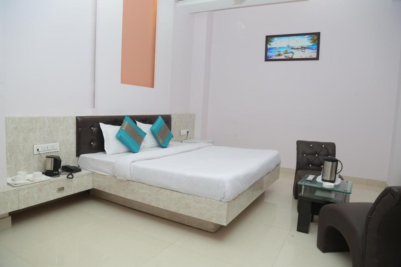 אמריצר Hotel Golden Dreams מראה חיצוני תמונה