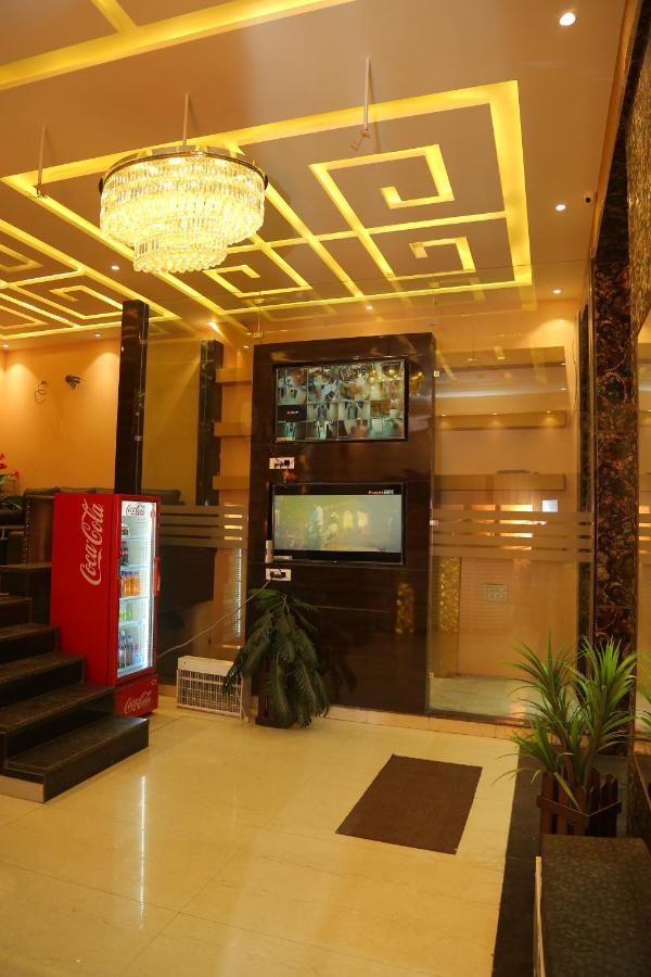 אמריצר Hotel Golden Dreams מראה חיצוני תמונה