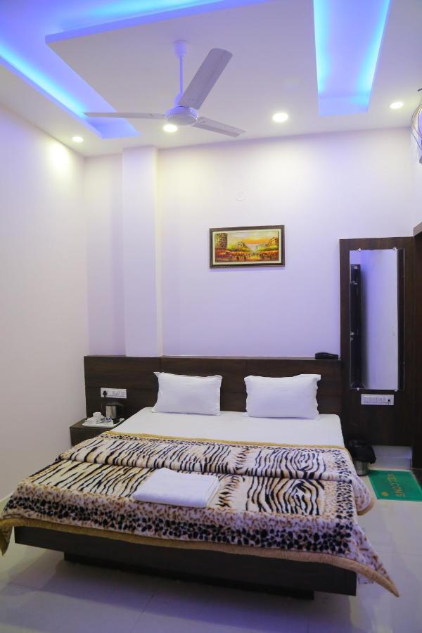 אמריצר Hotel Golden Dreams מראה חיצוני תמונה