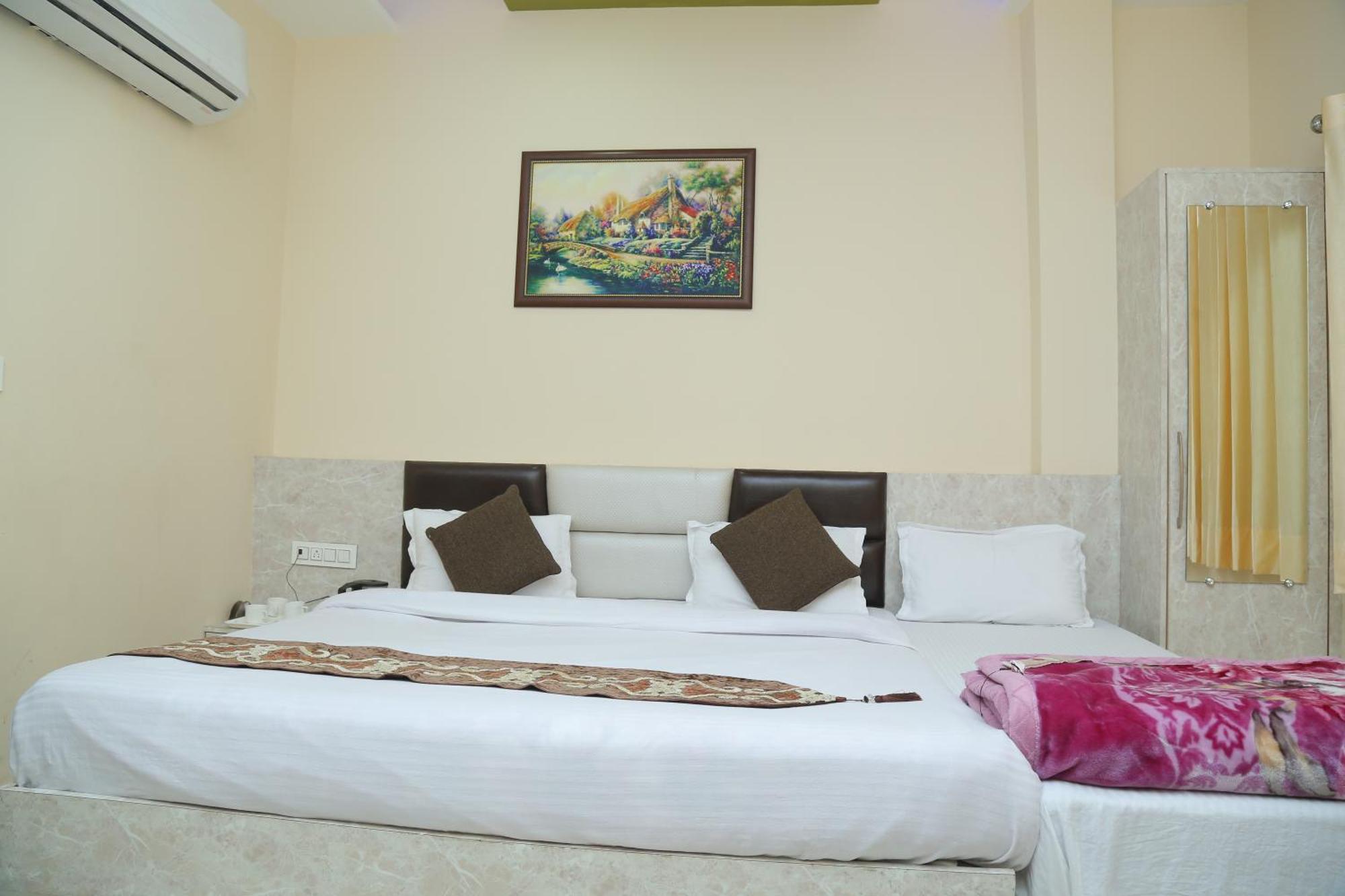 אמריצר Hotel Golden Dreams מראה חיצוני תמונה