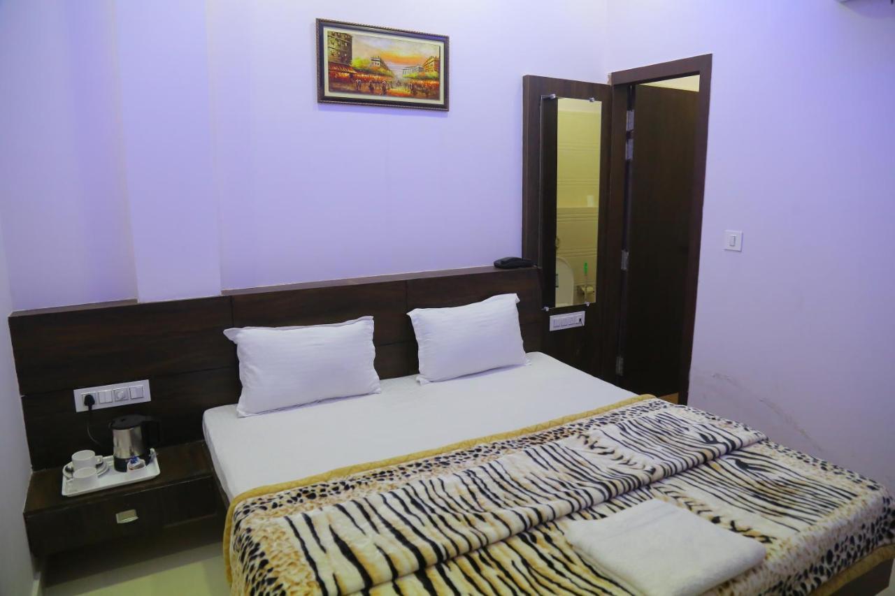 אמריצר Hotel Golden Dreams מראה חיצוני תמונה