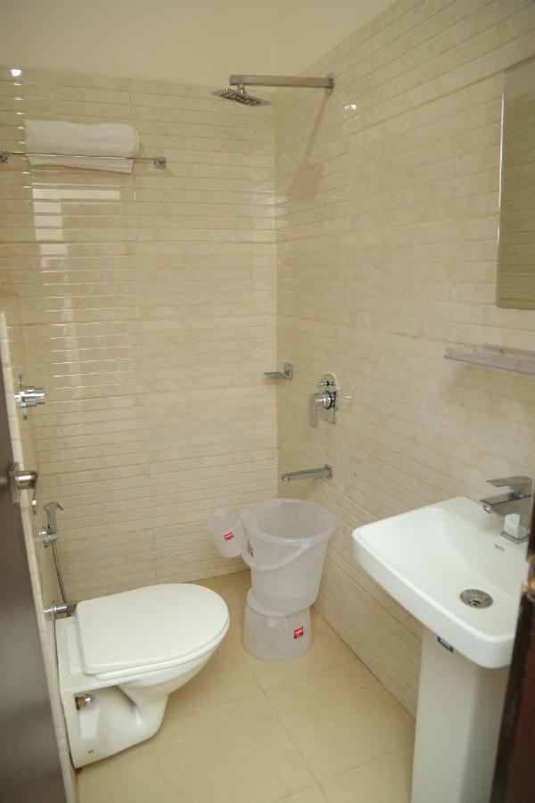 אמריצר Hotel Golden Dreams מראה חיצוני תמונה