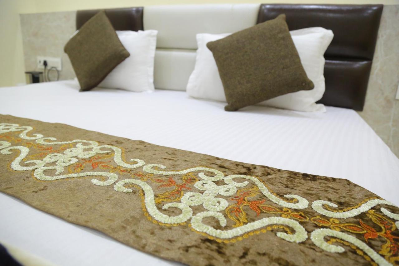 אמריצר Hotel Golden Dreams מראה חיצוני תמונה