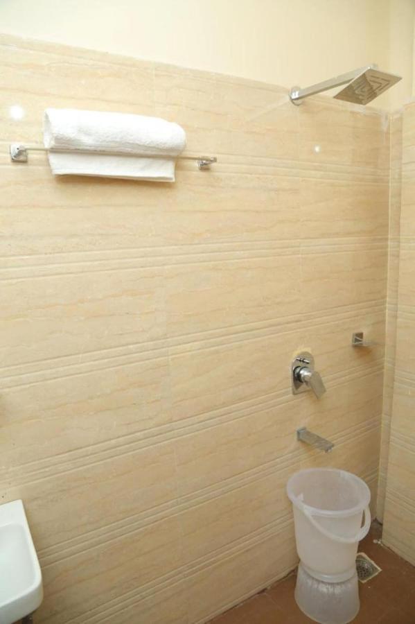 אמריצר Hotel Golden Dreams מראה חיצוני תמונה
