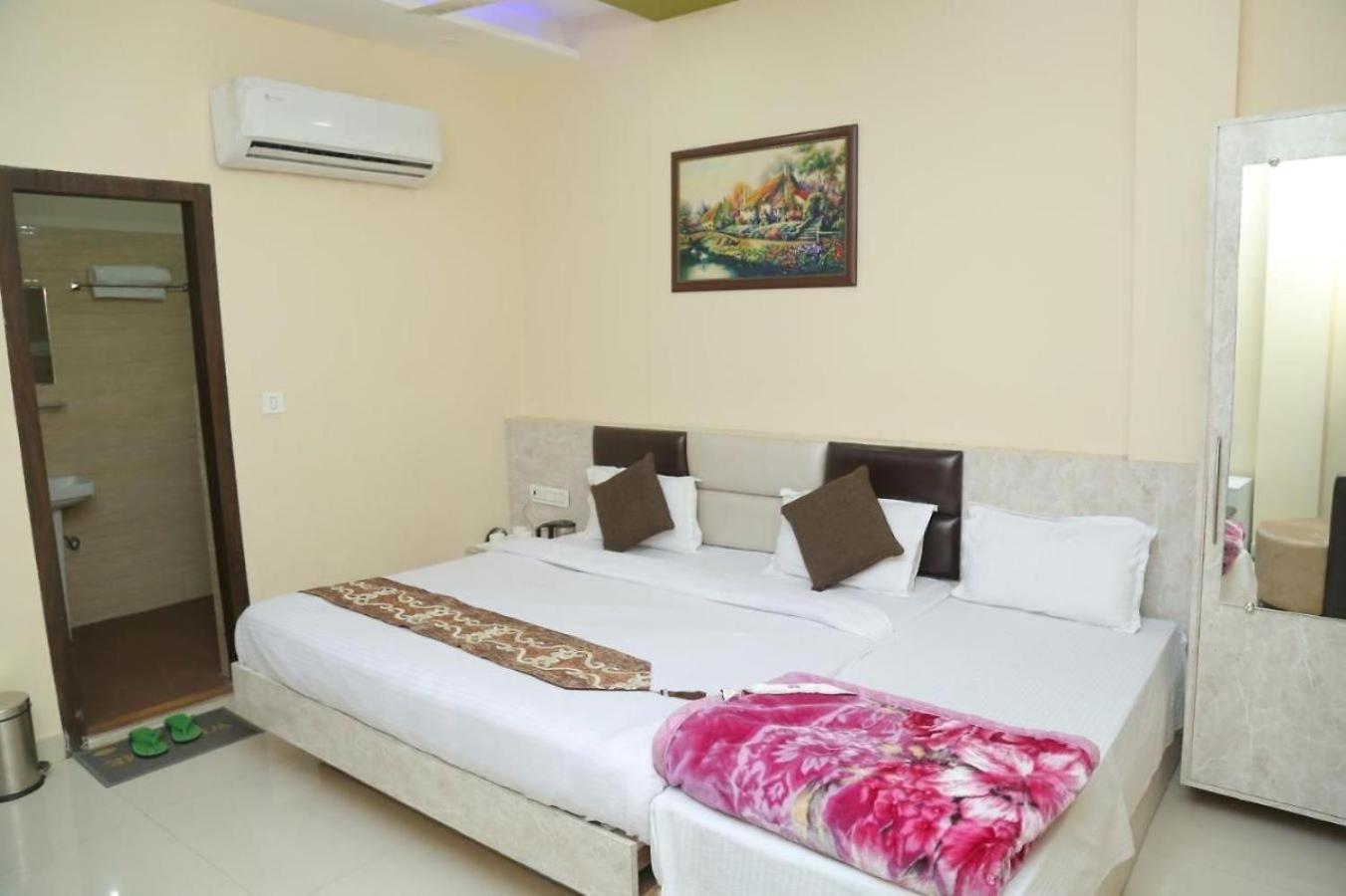 אמריצר Hotel Golden Dreams מראה חיצוני תמונה