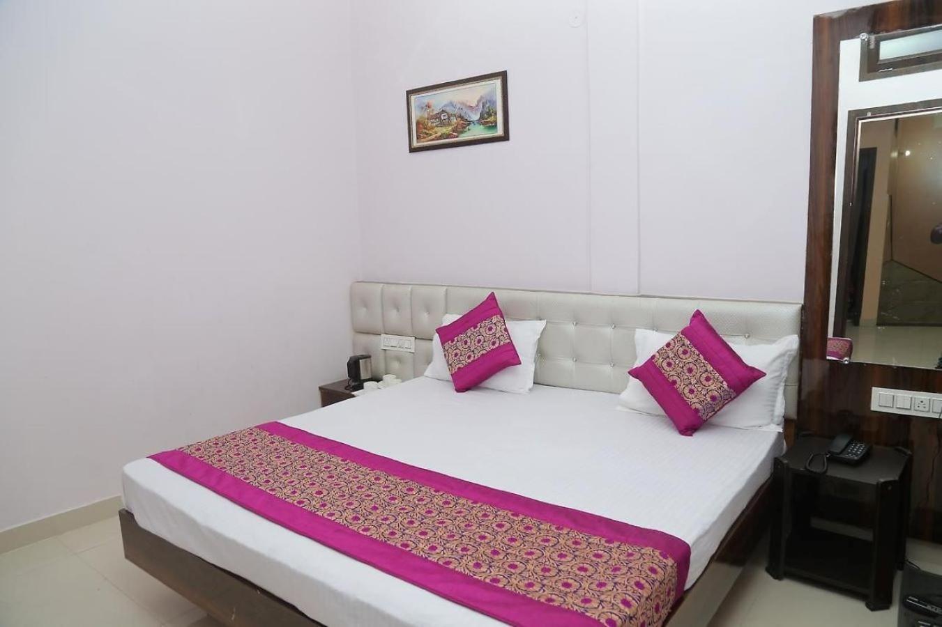 אמריצר Hotel Golden Dreams מראה חיצוני תמונה