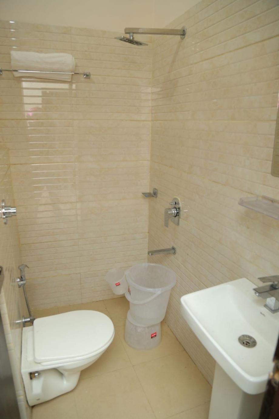 אמריצר Hotel Golden Dreams מראה חיצוני תמונה