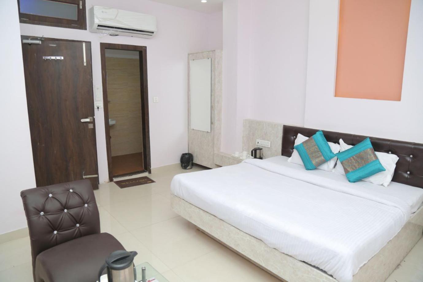 אמריצר Hotel Golden Dreams מראה חיצוני תמונה