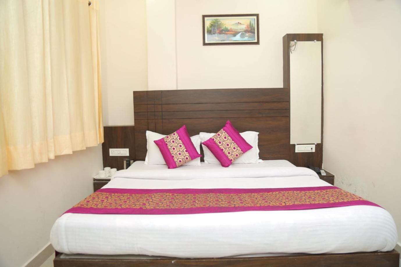 אמריצר Hotel Golden Dreams מראה חיצוני תמונה