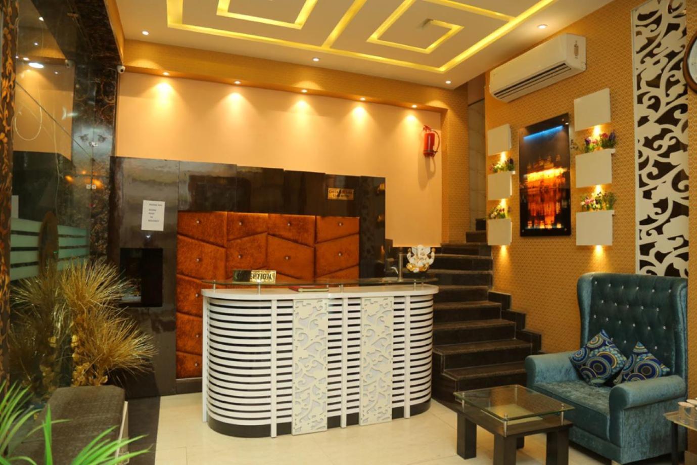 אמריצר Hotel Golden Dreams מראה חיצוני תמונה